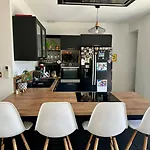 Maison Rénovée, En Et Au Calme ! Lyon