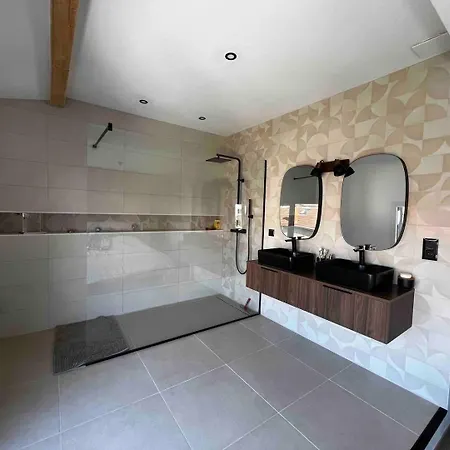 Villa Agreable Maison Renovee, En Et Au Calme ! Lyon