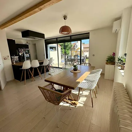 Agreable Maison Renovee, En Et Au Calme !