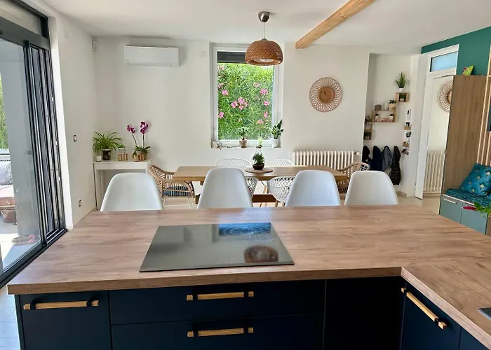 Villa Agreable Maison Renovee, En Et Au Calme ! Lyon